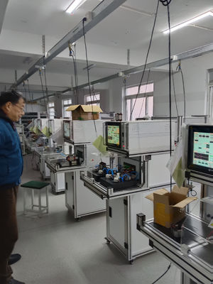 Maszyna do testowania statora silnika prądu stałego z napędem pneumatycznym