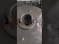 Jak nacisnąć przewód do komutatora armatury startowej